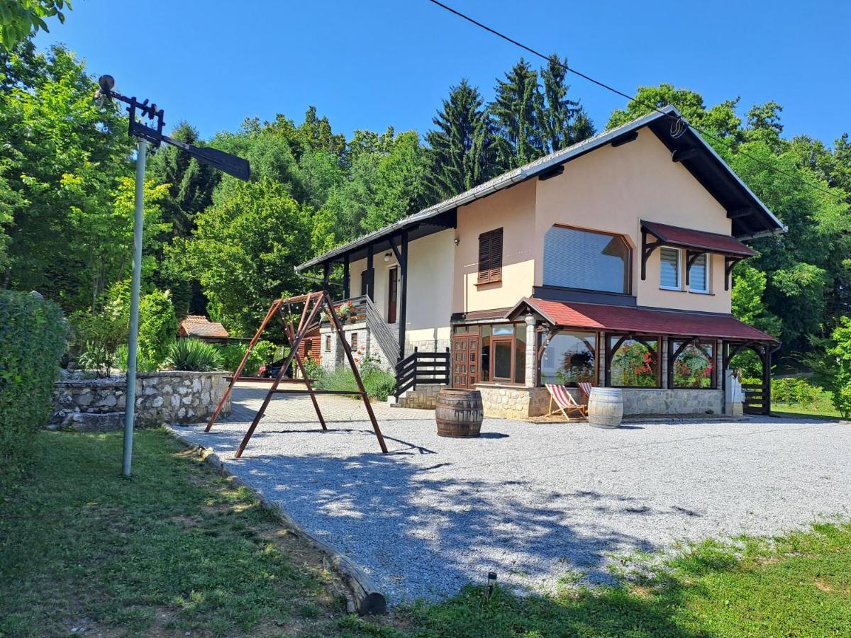 Pocitniska Hisa Parkfield Dragovan Metlika Exterior photo