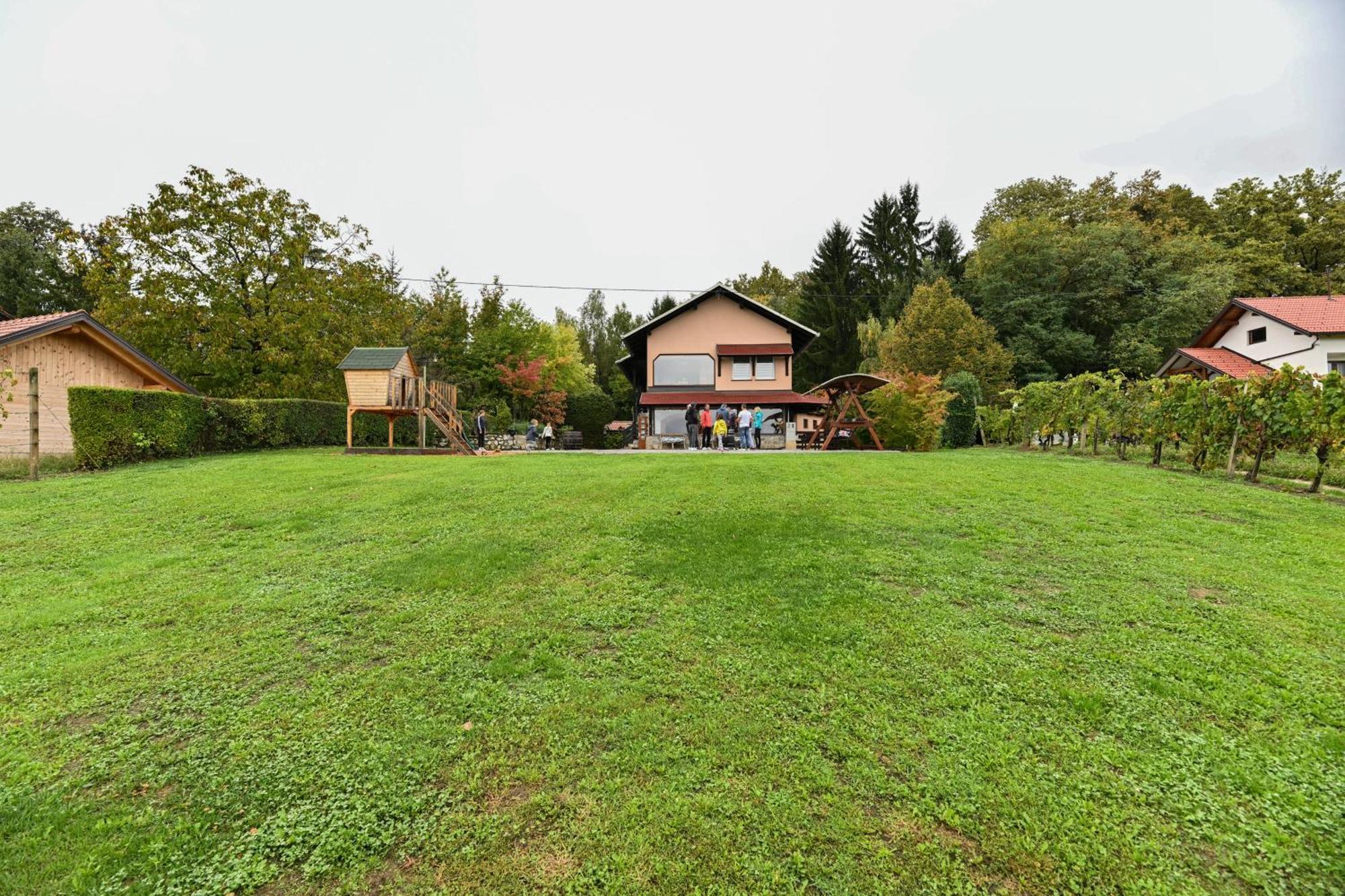 Pocitniska Hisa Parkfield Dragovan Metlika Exterior photo